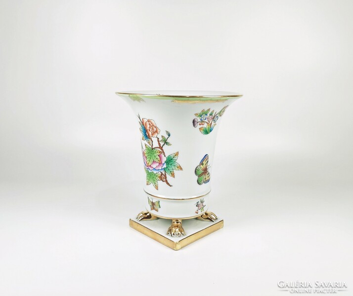 Herendi, Victoria (vbo) hand-painted porcelain bowl with claw feet, flawless (j334)