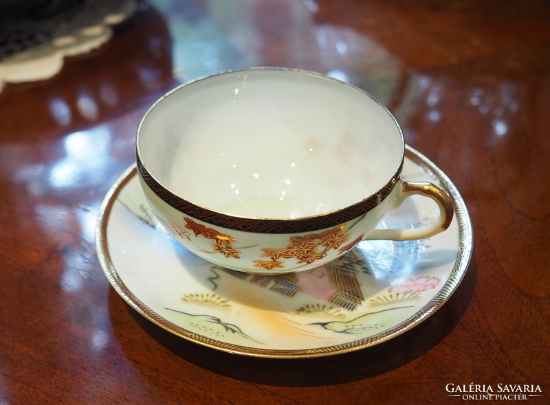 Vékony, kínai porcelán reggeliző duó