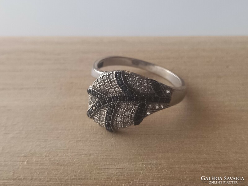 Women's silver ring