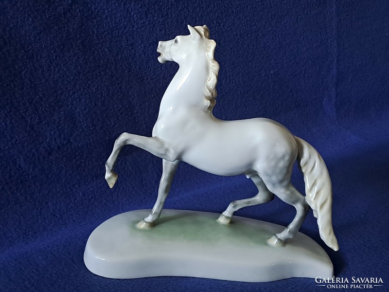 Szép festésű, hibátlan Herendi porcelán ló / csikó figura