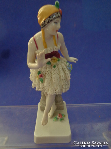 Beautiful porcelain figure ca 1910