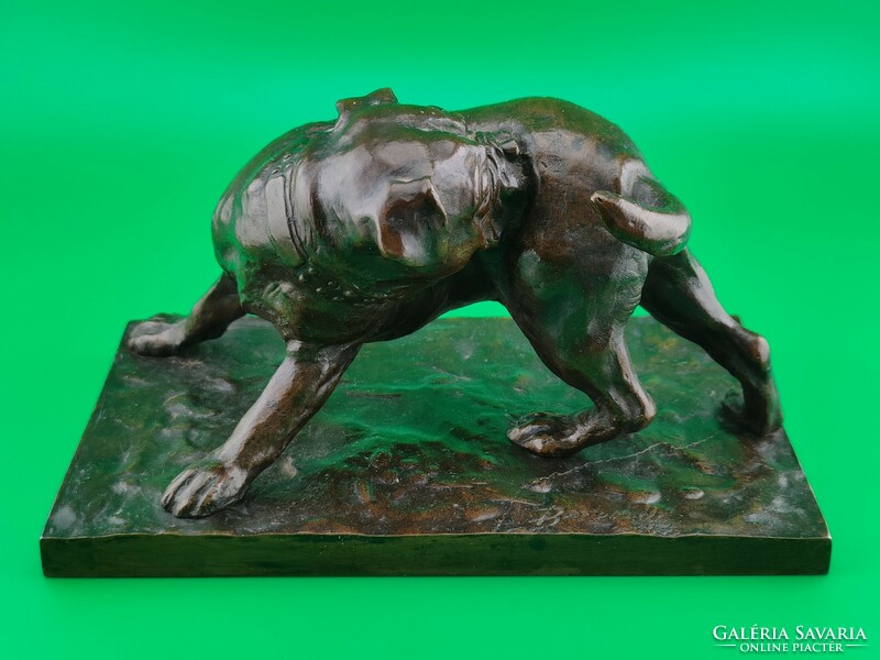 Gyula statue of Bezeréd, unexpected visitor/flea dog.