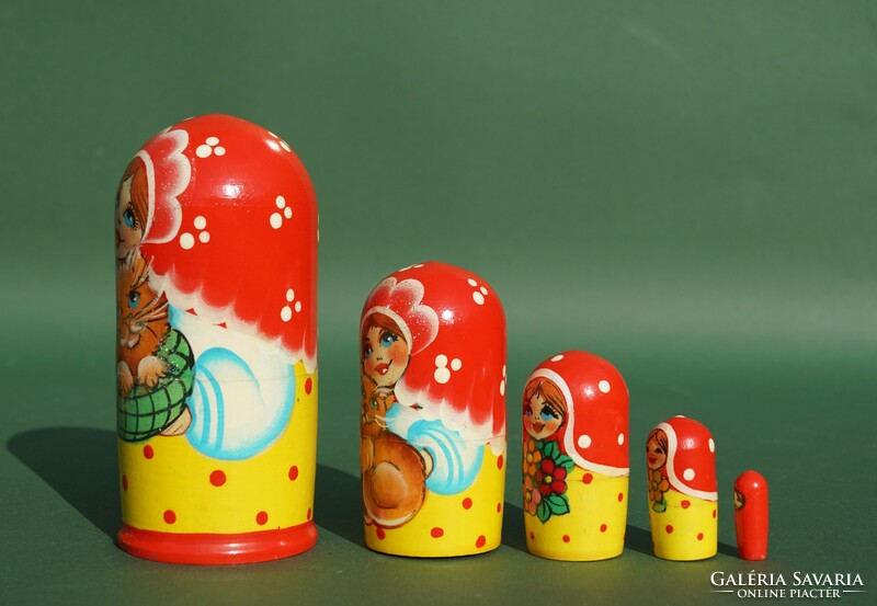 Old rare painted 5-piece Russian matryoshka doll girl with a cat