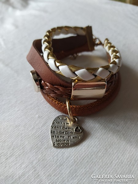 Multi-row brown-gold bracelet with pendants