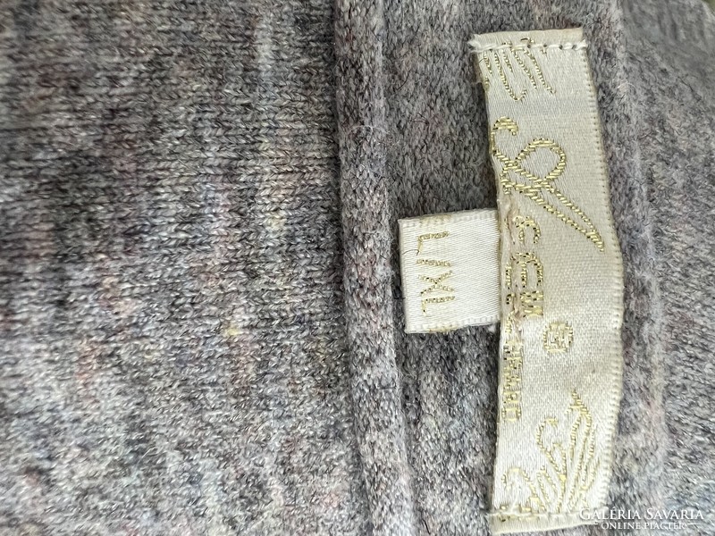 Gyapjú tartalmú hosszú pulóver
