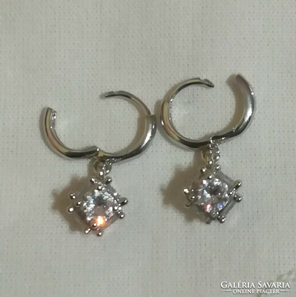 925 hallmarked sterling silver earrings with sparkling crystals.