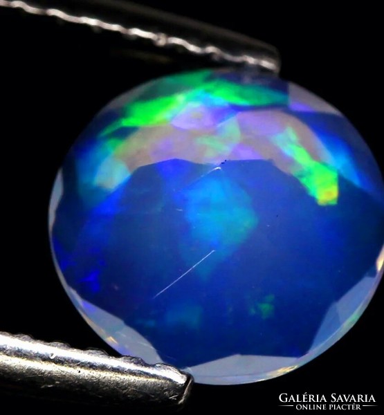 Etiópiából származó valódi szivárvany opál csiszolat 8mm