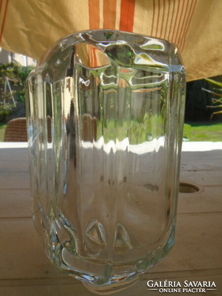 Súlyos-vastag Skandináv üveg váza Hibátlan szép kézműves darab 1345 gramm jelzett kosta