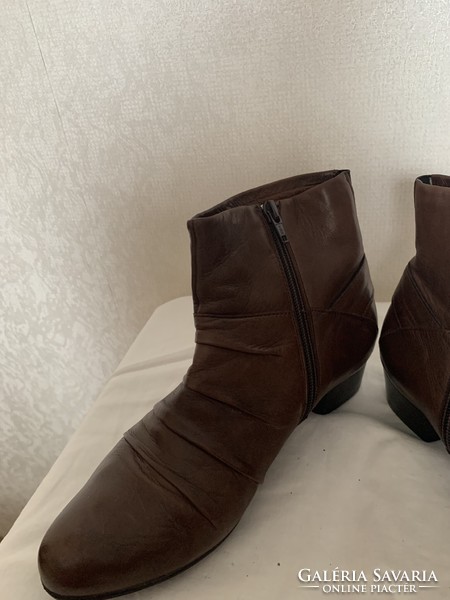 Marc women's ankle boots, brown, genuine leather inside and out, size 39 buttery soft, like new