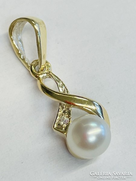 Gold pearl and zircon stone pendant