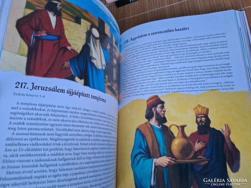 Képes Biblia.ÖRÖK TÖRTÉNETEK AZ ÉV 365 NAPJÁRA.7500.-Ft.