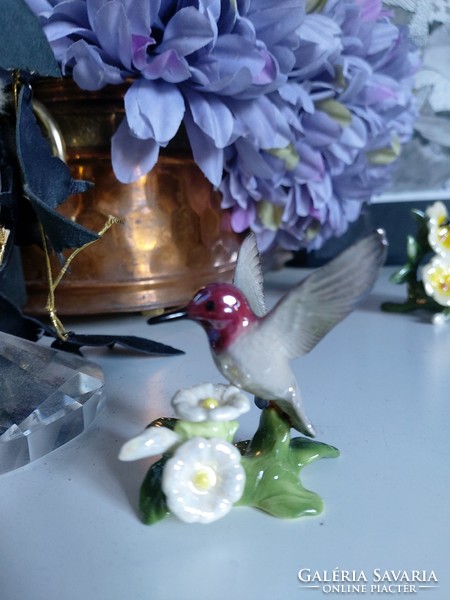 Nagyon szép, hibátlan, részletgazdag porcelán kolibri figura