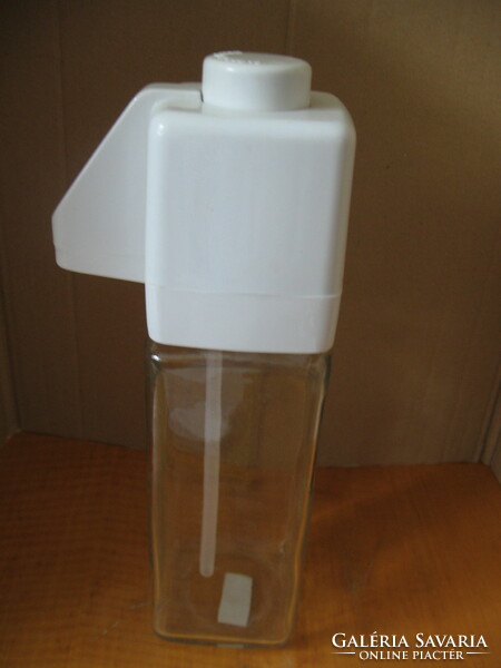 Pump glass bottle