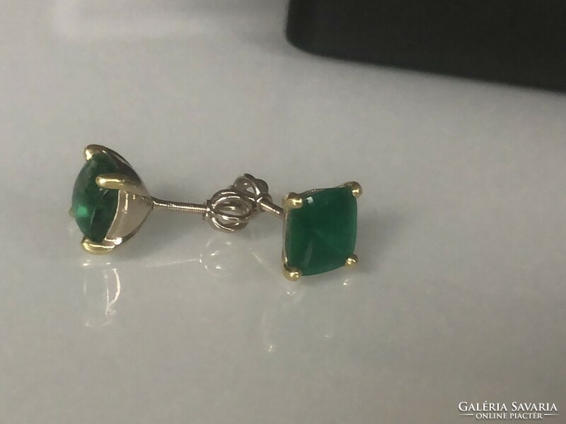 Emerald, 14k, yellow gold women's earrings.