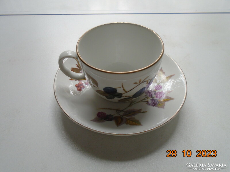 Royal worcester evesham tea cup with a painting-like fruit pattern and saucer made of special porcelain
