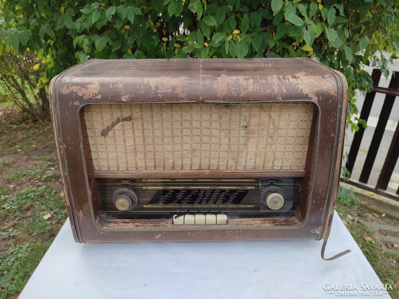 Vadásztölténygyár R846 Diadal régi rádió