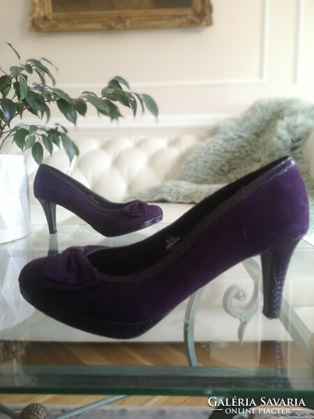 M&S 40,5-es. sötét lila alkalmi cipő 8 cm sarok, művelúr felsőanyag, eco, vegán, 26.5 cm bth