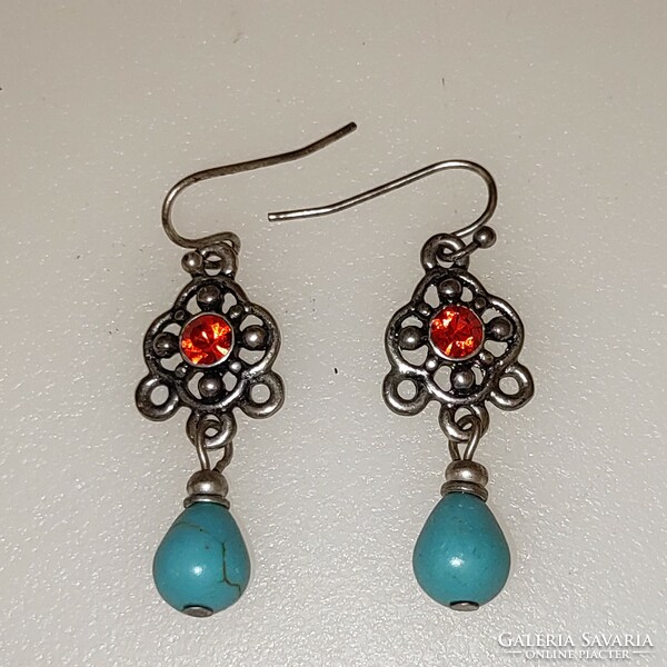 Wonderful earrings with crystal and howlite