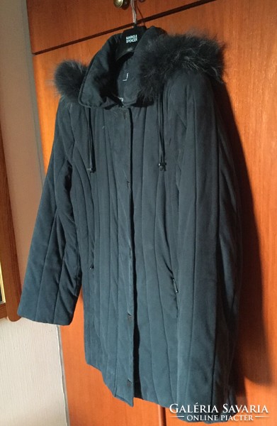 Kingfild fekete kapucnis téli kabát valódi prémmel jó állapotban eladó !