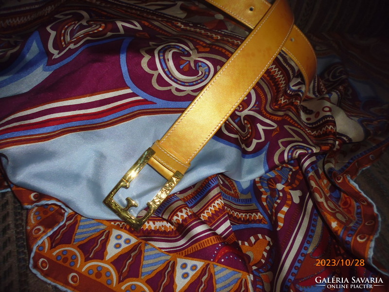 Women's premium beautiful escada leather belt .......