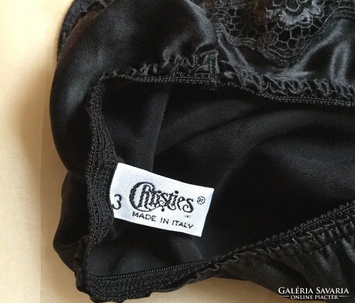 Chrisies original Italian beautiful new underwear size 3 for sale!