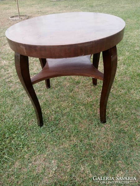 Round table in art deco style, in patina condition