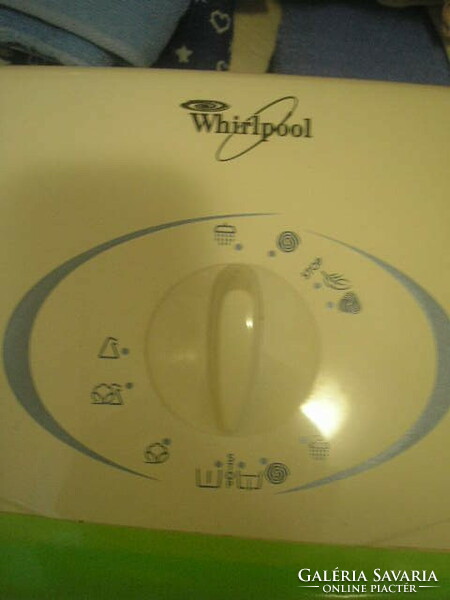 Old but working top-loading Whirlpool washing machine with minor faults, 1 bearing of which needs to be replaced, for sale