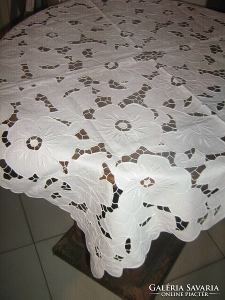 Dreamy snow-white rosette flower lace tablecloth