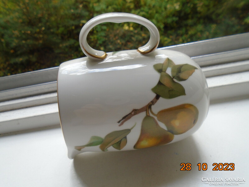 Royal worcester evesham cream spout with painting-like fruit patterns made of special porcelain