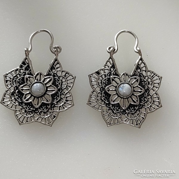 Beautiful silver-plated earrings with moonstone