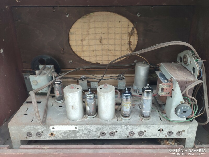 Hunting cartridge factory r846 triumph old radio