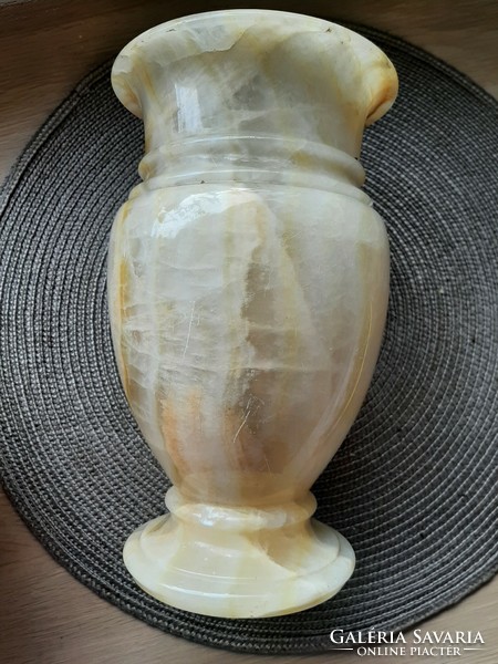 Nagy méretű szép mintájú ónix váza