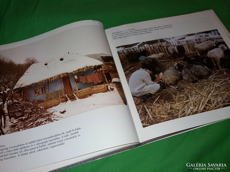 1988.Csoma Gergely: Moldvai csángó magyarok képek szerint CORVINA