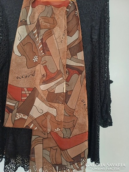 Women's scarf with Picasso pattern