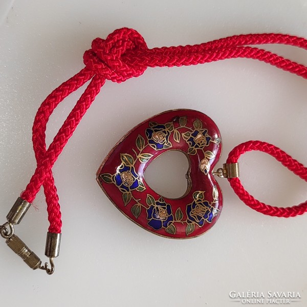 Double-sided old fire enamel pendant is beautiful