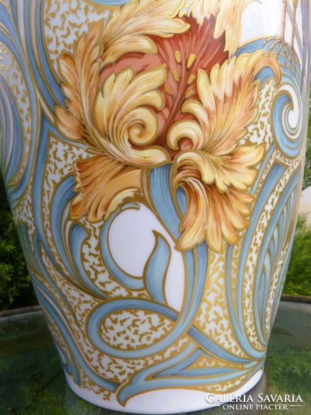 60 cm. Kaiser madaras-virágos váza.