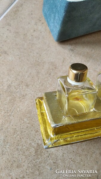 Régi orosz parfümös üvegcsék eredeti dobozban  {V28}