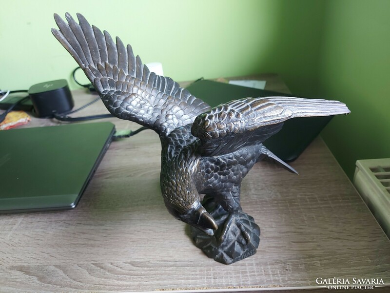 Czikász bronze eagle statue for sale