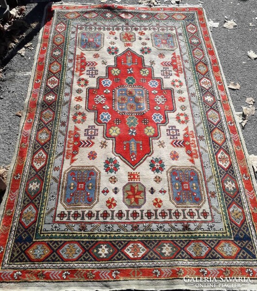 Oriental rug / 250x150 cm.