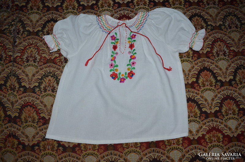Mezőkövesdi matyó blouse for little girls