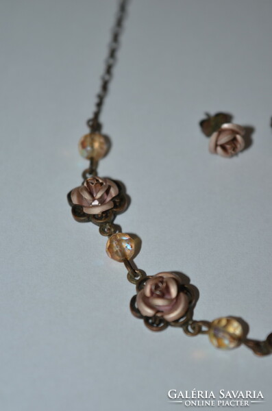 Antique effect necklace with earrings