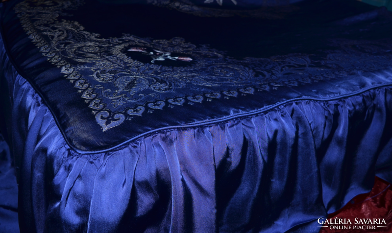 Heavy silk brocade bedspread