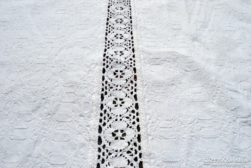 Large linen tablecloth ~ 3 m, special Transylvanian home-woven fabric 310 x 140 cm + 8 cm lace in a circle, two edges