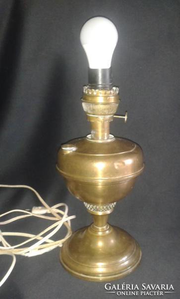 Antique bronze table lamp body. ( M: 32.5 cm )