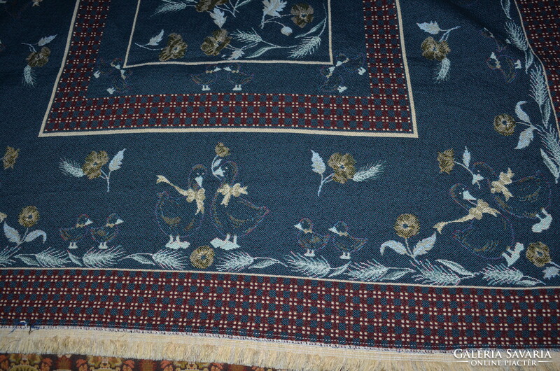 Goose tablecloth with large woven pattern - bedspread