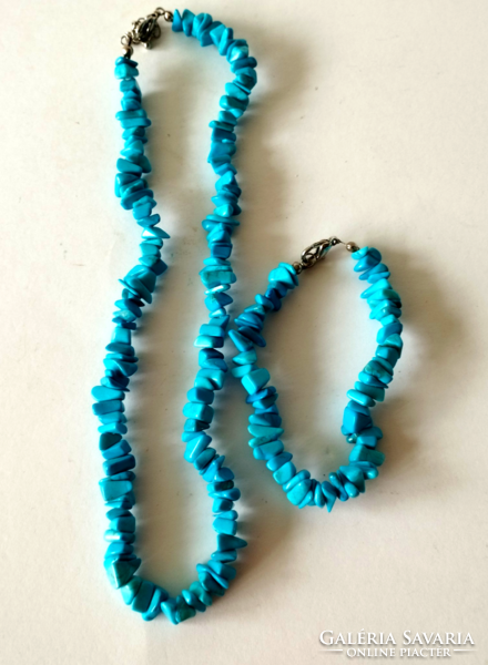 Turquoise mineral necklace and bracelet set
