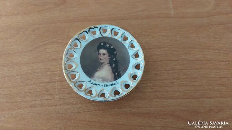 (K) small porcelain fridge magnet Empress Elisabeth