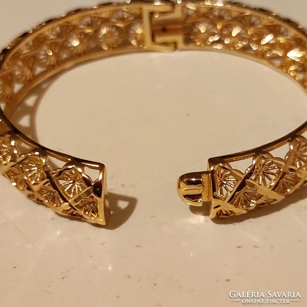 New beautiful gold-plated openable bracelet