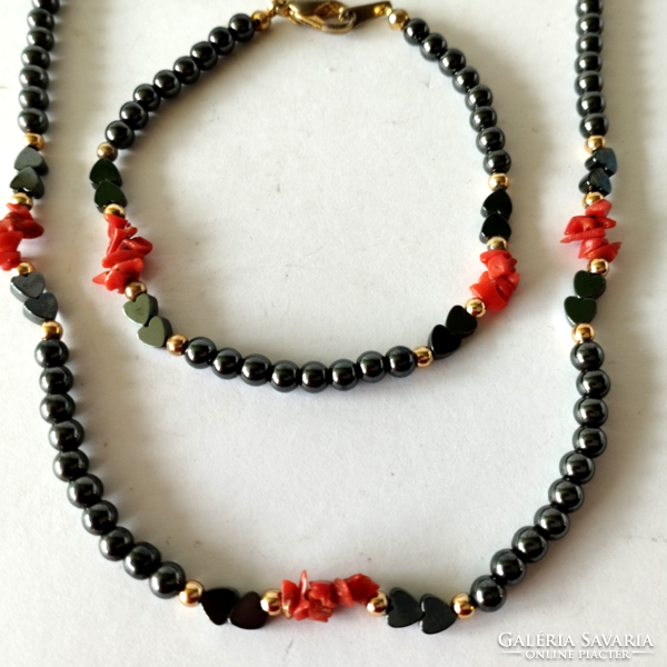 Hematite - coral jewelry set (necklace-bracelet-earrings)
