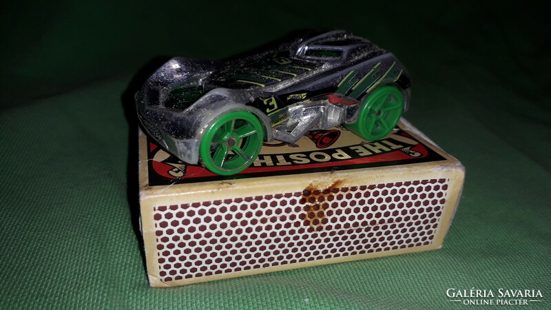 2005. Mattel - hot wheels - racing drones - sci-fi metal small car according to the pictures